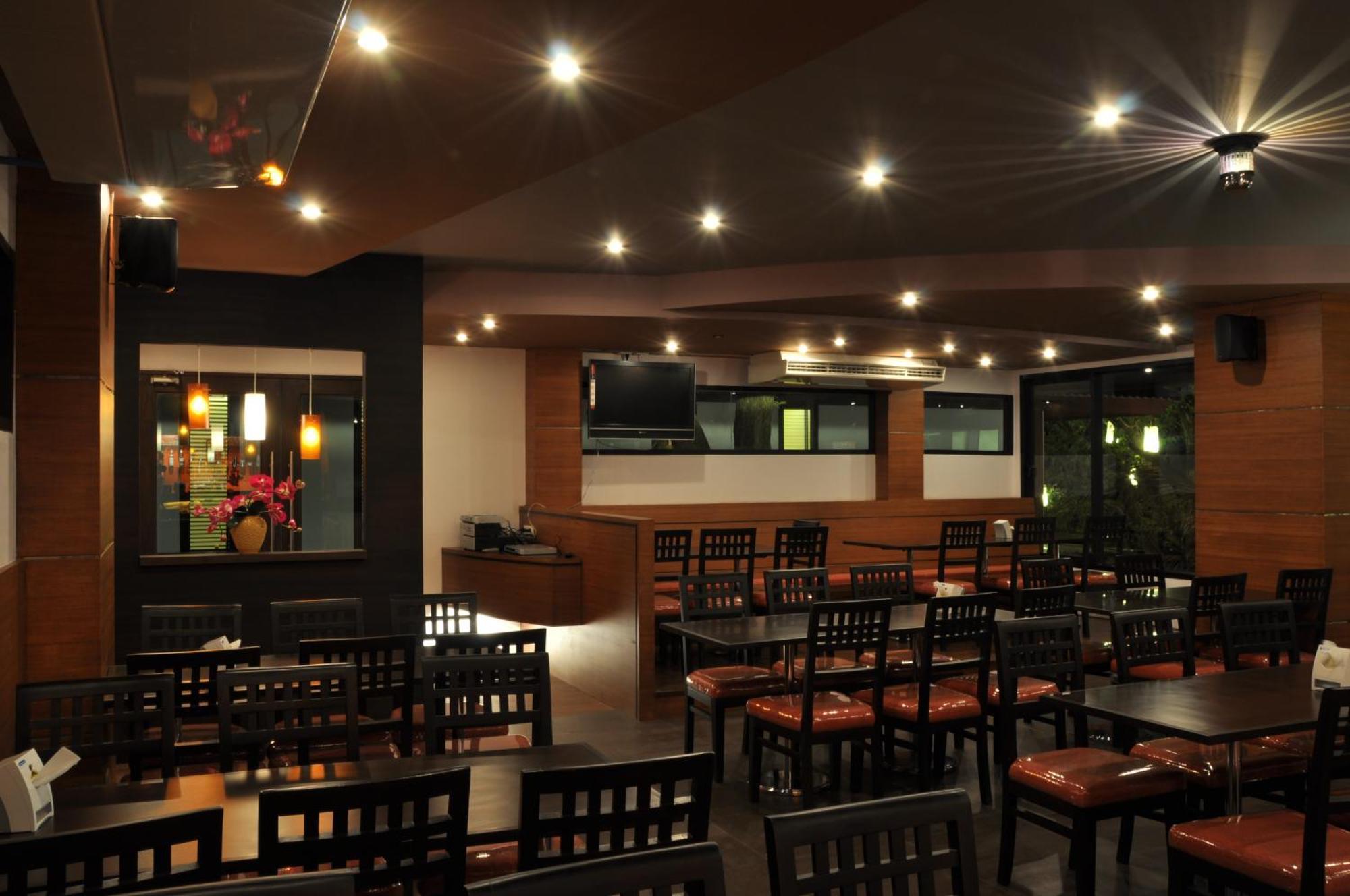 קנצ'נבורי Monsane River Kwai Resort מראה חיצוני תמונה