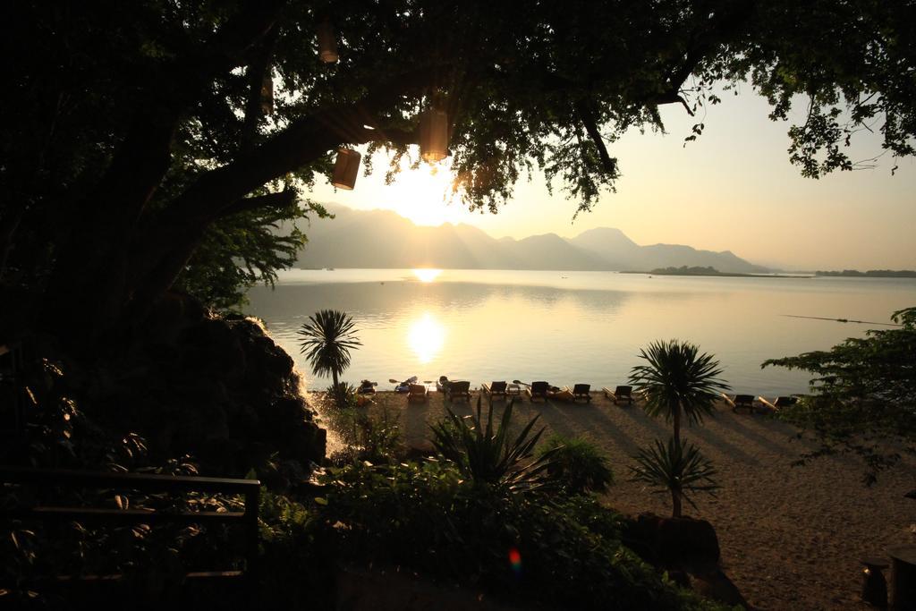 קנצ'נבורי Monsane River Kwai Resort מראה חיצוני תמונה